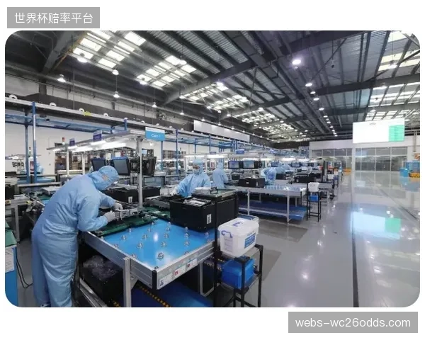 自动化浪潮之下，那些曾经熟练的产线工人，他们的未来安置于何处？